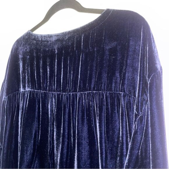 Eileen Fisher Size M Navy Blue Velvet Top Silk Long Sleeve Whimsical Minimalist - Picture 8 of 9
